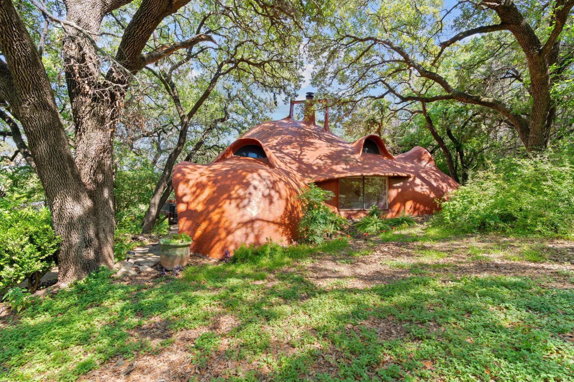 Magical Austin Hobbit House Villa Exterior photo